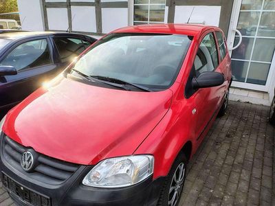 Second-hand VW Fox 54 CP (39 kW) 2006 Roșu Hatchback