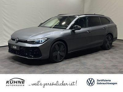 Grenadillschwarz metallic Gebraucht 2024 VW Passat R-line Kombi | 48.720 € (Fairer Preis)