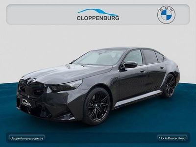 Grau Gebraucht 2025 BMW M5 Shadowline Limousine | 134.445 € (Fairer Preis)
