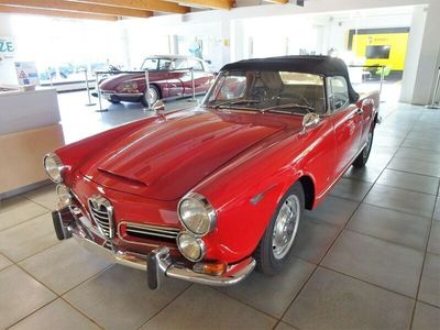 Gebraucht Alfa Romeo Spider 151 PS (111 kW) 1966 Rot Cabrio