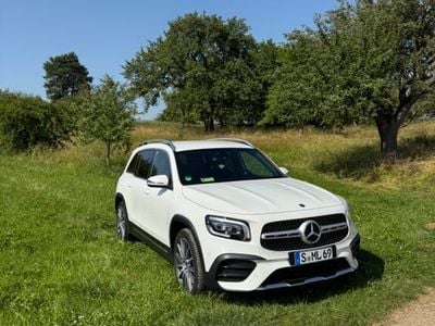 Mercedes GLB220