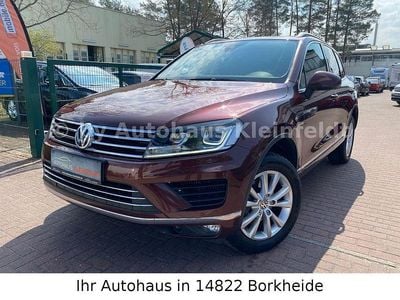 Rot Gebraucht 2017 VW Touareg Executive SUV | 17.990 € (Fairer Preis)