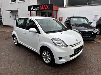 Weiß Gebraucht 2010 Daihatsu Sirion Kleinwagen | 5.790 €