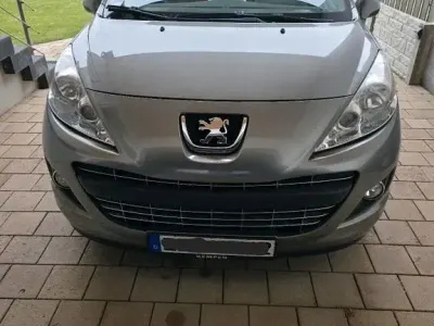 Gebraucht Peugeot 207 CC Roland Garros 120 PS (88 kW) 2010 Grau Cabrio