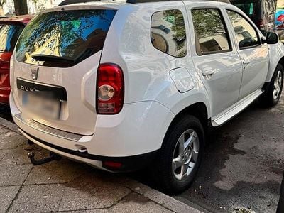 Begagnad Dacia Duster Lauréate 105 HK (77 kW) 2010 Vit SUV