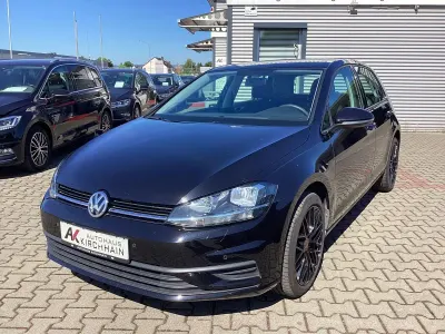 Gebraucht VW Golf VII Trendline 116 PS (85 kW) 2019 Schwarz Limousine