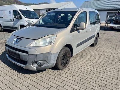 Usado Peugeot Partner Tepee Tendance 120 CV (88 kW) 2012 Marrón Monovolumen