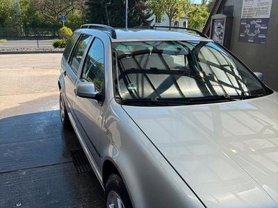 Usata VW Golf IV 105 CV (77 kW) 2002 Argento Berlina