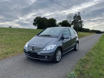 Gebraucht Mercedes A180 Elegance 115 PS (84 kW) 2010 Grau Limousine