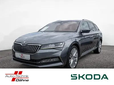 Gebraucht Skoda Superb LAURIN & KLEMENT 200 PS (147 kW) 2023 Grau / graphitgrau (metallic) Kombi
