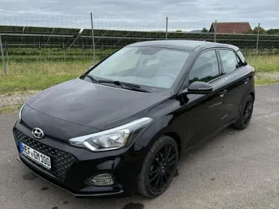 Gebraucht Hyundai i20 Active 84 PS (61 kW) 2019 Schwarz Kleinwagen