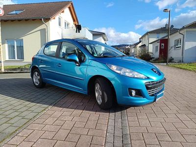 Gebraucht Peugeot 207 Premium 95 PS (69 kW) 2011 Blau Kleinwagen