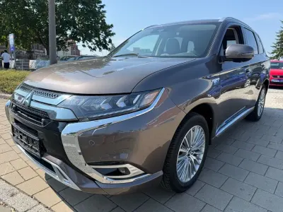 Gebraucht Mitsubishi Outlander P-HEV Plus 135 PS (99 kW) 2020 Braun SUV