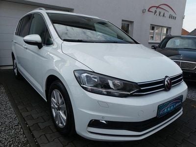 Gebraucht VW Touran Highline 150 PS (110 kW) 2020 Pure white Van / Kleinbus