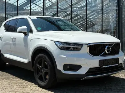 Gebraucht Volvo XC40 Momentum 190 PS (139 kW) 2019 Weiß SUV