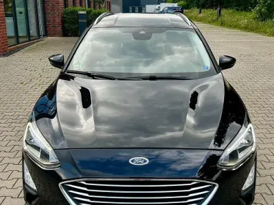 Gebraucht Ford Focus Titanium 125 PS (91 kW) 2020 Schwarz Kombi