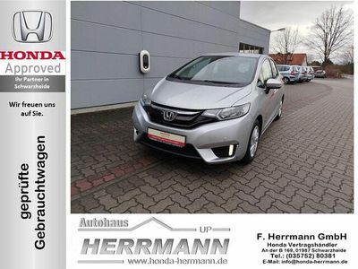 Gebraucht Honda Jazz Comfort 102 PS (75 kW) 2017 Lunar silver metallic Kleinwagen