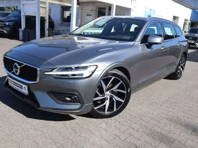 Gebraucht Volvo V60 Momentum 190 PS (139 kW) 2020 Grau Kombi