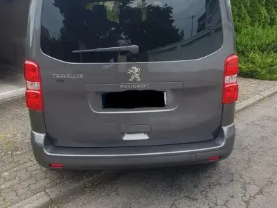 Gebraucht Peugeot Traveller Allure 177 PS (130 kW) 2023 Grau Van / Kleinbus