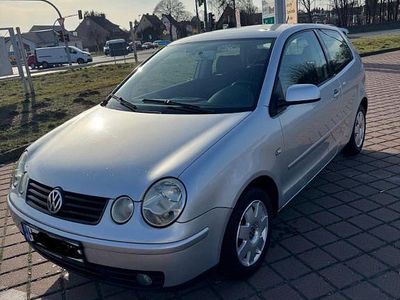 Gebraucht VW Polo Basis 64 PS (47 kW) 2002 Silber Limousine