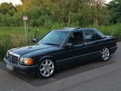 Gebraucht Mercedes 190 122 PS (89 kW) 1993 Grau Limousine