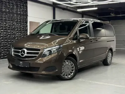 Gebraucht Mercedes V220 163 PS (119 kW) 2018 Braun Van / Kleinbus