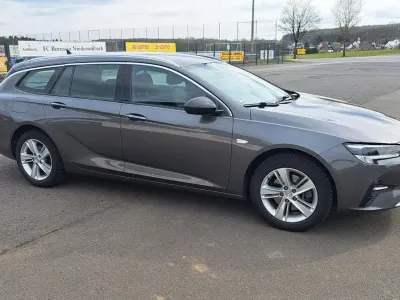 Second-hand Opel Insignia Elegance 174 CP (127 kW) 2022 Gri Break