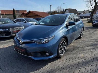 Gebraucht Toyota Auris Design 111 PS (81 kW) 2015 Blau Limousine