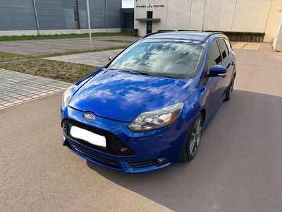 Usata Ford Focus ST 250 CV (183 kW) 2013 Blu Berlina