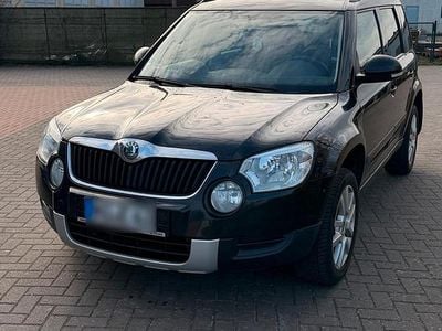 Usata Skoda Yeti 140 CV (102 kW) 2012 Nero SUV