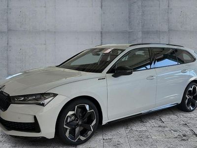 Weiß Gebraucht 2025 Skoda Superb SportLine Kombi | 43.970 € (Guter Preis)