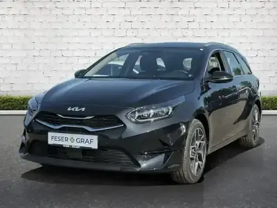 Gebraucht Kia Ceed 140 PS (102 kW) 2025 Zilinaschwarz Kleinwagen