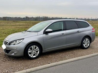 Gebraucht Peugeot 308 Active 120 PS (88 kW) 2015 Grau Kombi