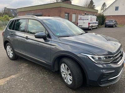Gebraucht VW Tiguan United 150 PS (110 kW) 2020 Grau SUV