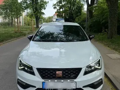 Używany Seat Leon CUPRA 290 KM (213 kW) 2019 Biały Sedan/Limuzyna