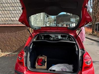 Gebraucht Renault Clio II 75 PS (55 kW) 2006 Rot Kleinwagen