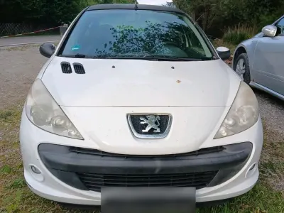 Gebraucht Peugeot 206+ 75 PS (55 kW) 2010 Weiß Kleinwagen