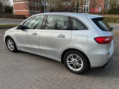 Gebraucht Mercedes B180 136 PS (100 kW) 2020 Silber Van / Kleinbus