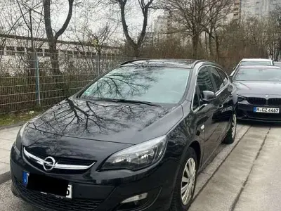 Gebraucht Opel Astra Energy 140 PS (102 kW) 2014 Schwarz Kombi