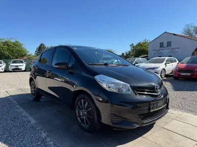 Brugt Toyota Yaris Edition 99 HK (72 kW) 2013 Sort Hatchback