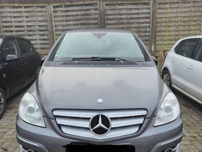 Gebraucht Mercedes B180 109 PS (80 kW) 2009 Grau Van / Kleinbus