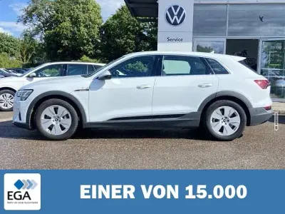 Gebraucht Audi e-tron 300 kW (408 PS) 2022 Weiß metallic SUV