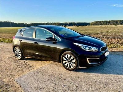 Gebraucht Kia Ceed Spirit 135 PS (99 kW) 2017 Schwarz Kleinwagen
