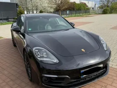 Usata Porsche Panamera 330 CV (242 kW) 2021 Nero Berlina