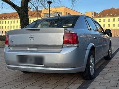 Second-hand Opel Vectra 105 CP (77 kW) 2006 Argintiu Berlinǎ