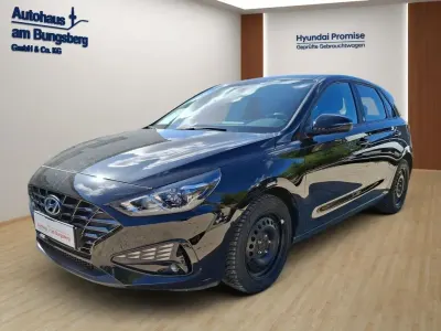 Gebraucht Hyundai i30 Edition 30 120 PS (88 kW) 2022 Schwarz Limousine