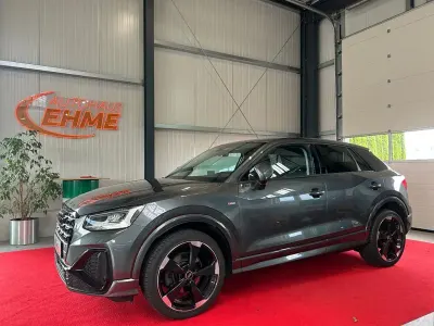 Gebraucht Audi Q2 S-Line 150 PS (110 kW) 2023 Grau SUV