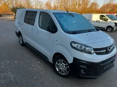 Second-hand Opel Vivaro 74 CP (54 kW) 2023 Alb Monovolum