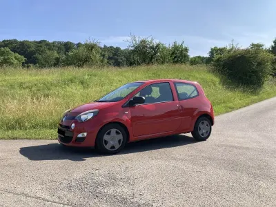 Used Renault Twingo 75 HP (55 kW) 2012 Red Hatchback