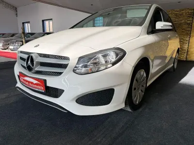 Używany Mercedes 200 136 KM (100 kW) 2015 Biały Hatchback